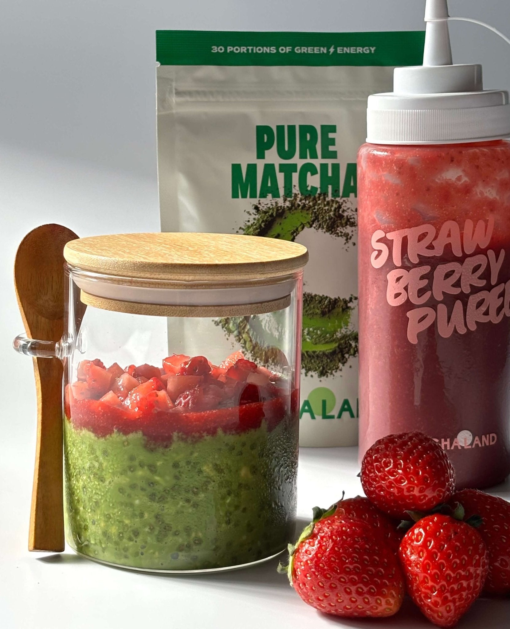 Matcha Haferflocken mit Erdbeerpüree - MatchaLand